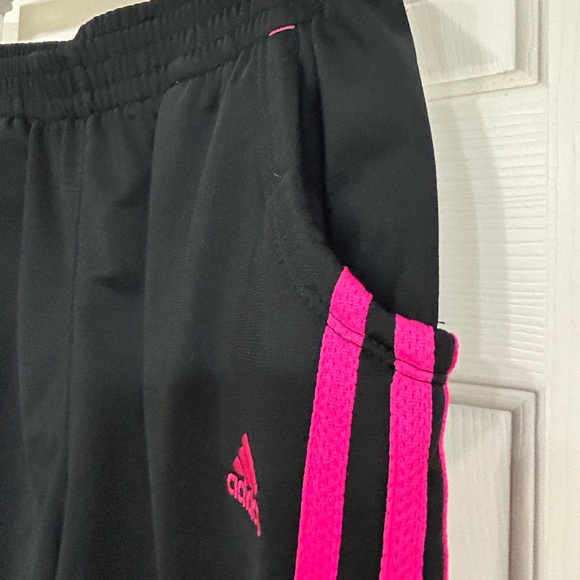 Adidas girls jogger black/hot pink stripes size M 7/8 gently used - Picture 3 of 5